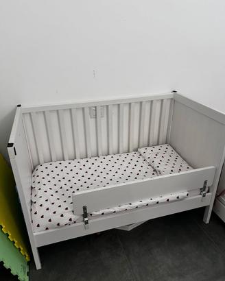 Lettino bianco Sundvik con sponde + materasso