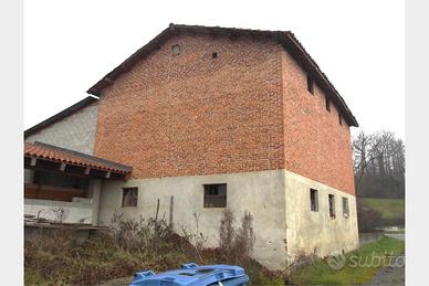 Pianfei (CN), fabbricato con terreno