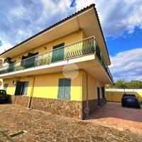 CASA SEMINDIPENDENTE A TORRE DEL GRECO