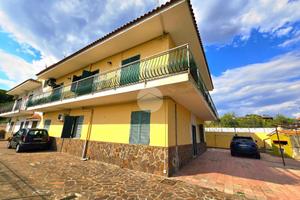 CASA SEMINDIPENDENTE A TORRE DEL GRECO