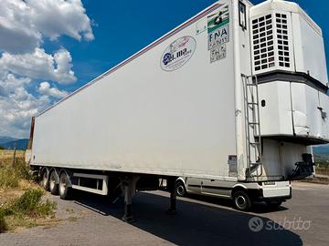 Rimorchio coibentato con frogo thermo king