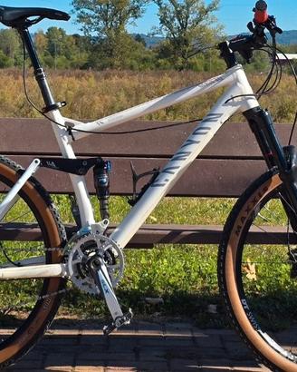 Bici Mountain Bike Bi Ammortizzata Full 140 mm