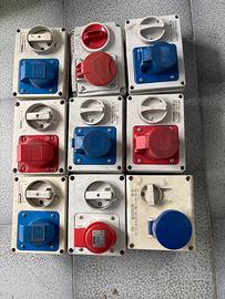 Interruttori 220 e 380 V