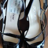 Scarpe in velluto e vernice