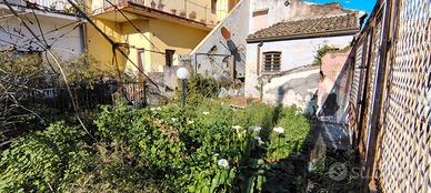 Casa Indipendente con giardino in via Del Bosco