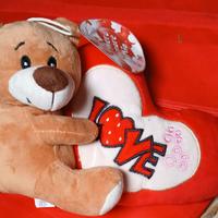Orsetto peluche con cuore 