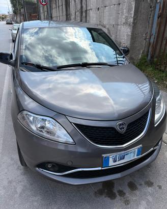 Lancia Ypsilon 1.2 benzina /gpl