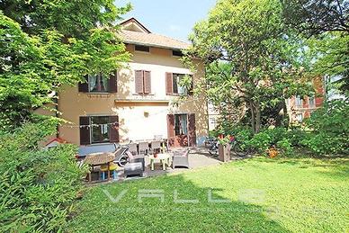Appartamento di 430 m² con più di 5 locali e box a