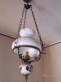 Lampadario in ferro battuto e ceramica