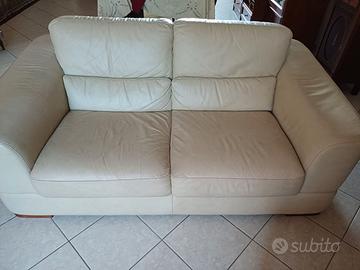 Coppia di divani (3+2 posti) – Buono stato per ca