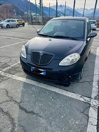 Lancia ypsilon Momo design