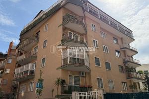 QUADRILOCALE CON BOX AUTO SOPPALCATO