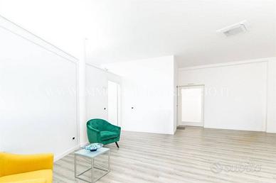 Immobile di 250 m² con 4 locali a Calolziocorte
