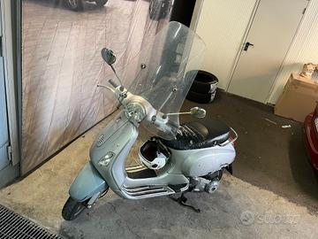 Piaggio Vespa 150 LX