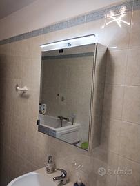 specchio contenitore bagno 