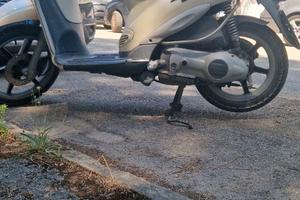 scooter piaggio liberty 150.