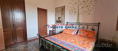 VIA CAROLINA - Appartamento 2° p. s/a - vista mare