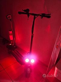 Monopattino elettrico ripiegabile motore 800w