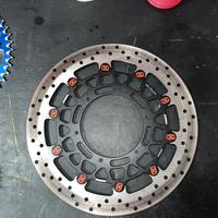 Disco accossato YZ e sposta pinza