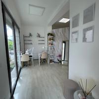 Locale con abilitazione per centro estetico