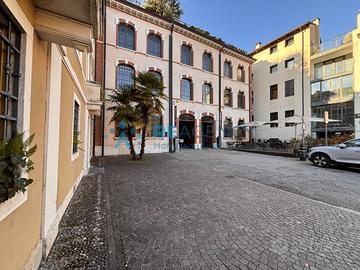 NEGOZIO ESCLUSIVO IN GALLERIA A SCHIO