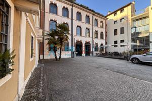 NEGOZIO ESCLUSIVO IN GALLERIA A SCHIO