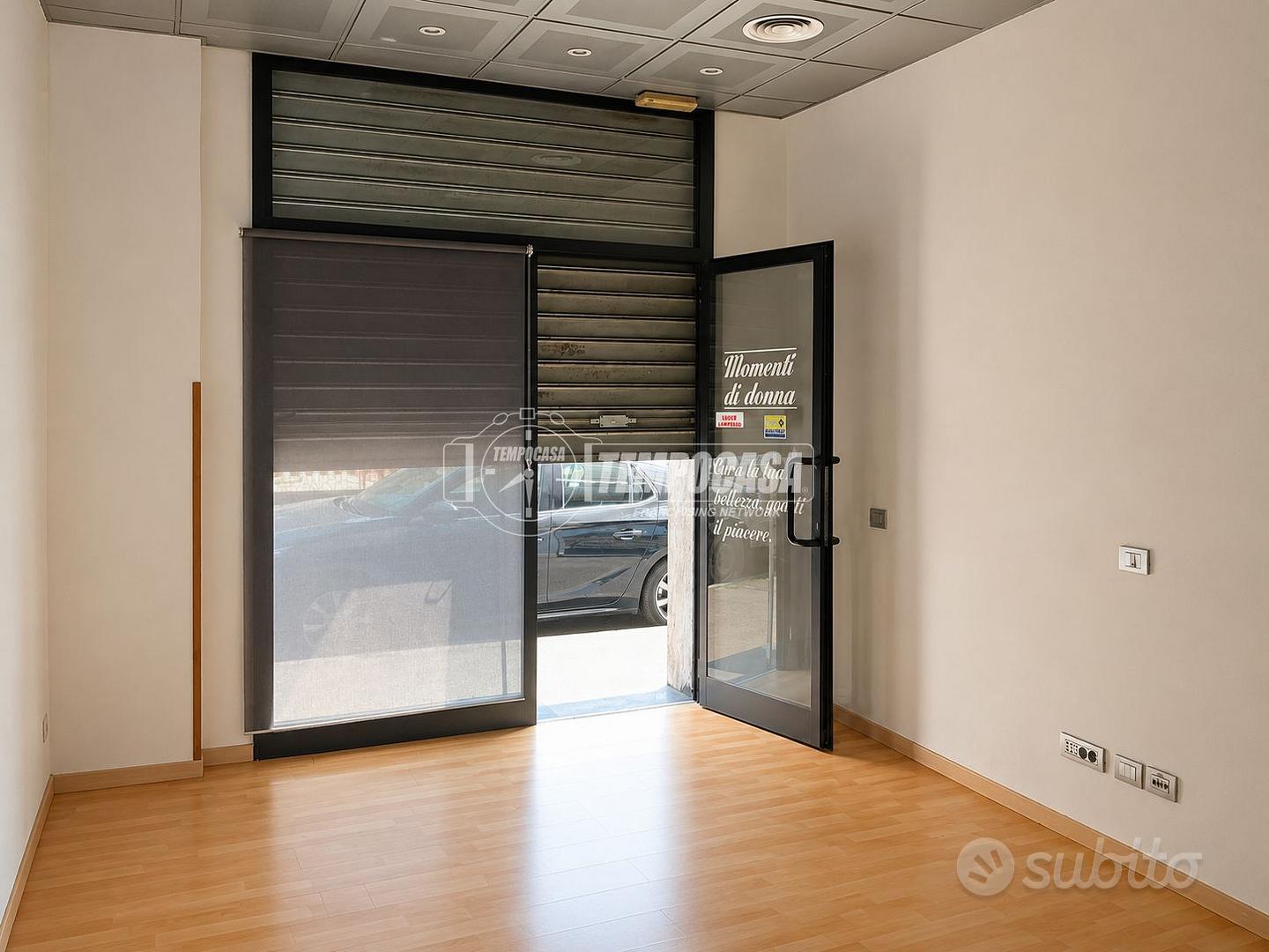 NEGOZIO SU STRADA - Vista 2