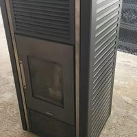 Stufa a pellet 12,7 kw canalizzabile