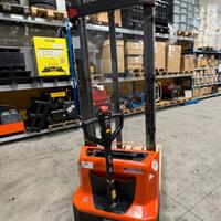 Elevatore elettrico a timone toyota bt tyro she100