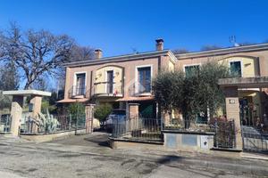 PORZIONE DI TRIFAMILIARE A VALFABBRICA