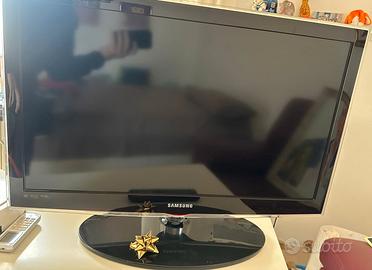 TV LCD LED Samsung 32 pollici, SI SPEDISCO