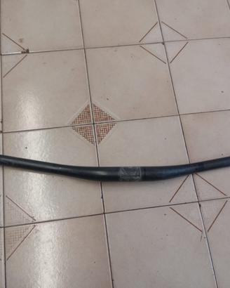 Manubrio flat MTB Tioga Longhorn 750 mm carbonio