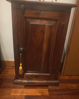 COMODINO STILE ANTICO IN LEGNO 
