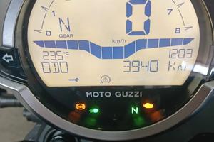 moto guzzi V7 stone 850cc