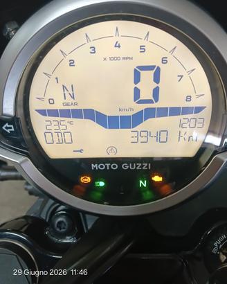 moto guzzi V7 stone 850cc
