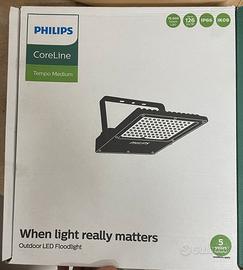 Philips 4 proiettori LED CoreLine Tempo Medium