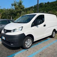 Nissan nv200