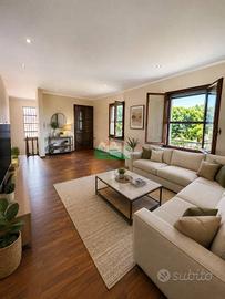 Villa di 350 m² con più di 5 locali a Ravenna
