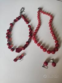 2 set di collana con orecchini 