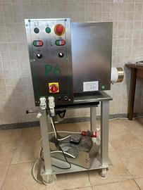 macchina e trafilatrice per fare la pasta