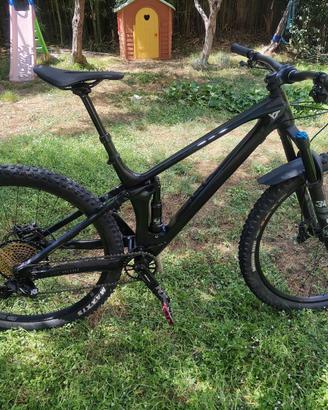 MTB YT Izzo 29 in carbonio taglia M