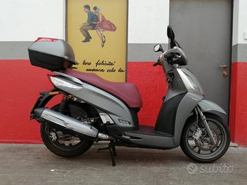Kymco People GT300i