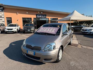 Toyota Yaris 1.4 -4D 75CV 5 PORTE SOL 2004