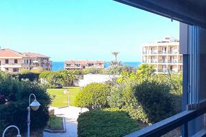 Pressi Lungomare Valencia quadrivano con terrazzo