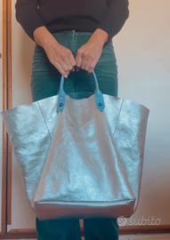 Borsa grande in vera pelle colore argento