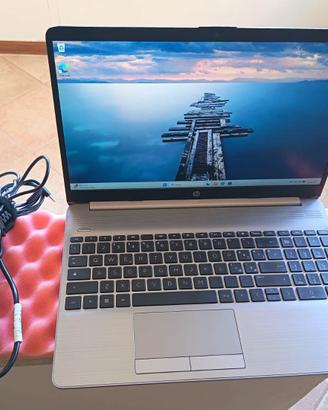 HP 15,6" FHD 8-core i5-11th 12/256GB DDR4 MVMe