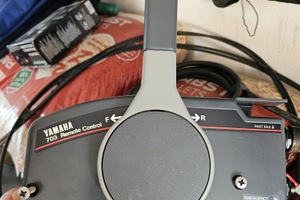 Manetta Yamaha 703 con tutti i fili e cavi