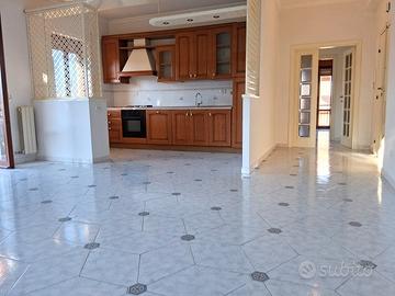 Trilocale zona mercato