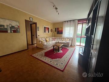 AMPIO TRILOCALE DOPPI SERVIZI E BOX