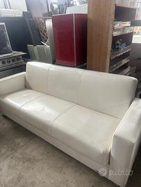 Divano a letto in ecopelle sky